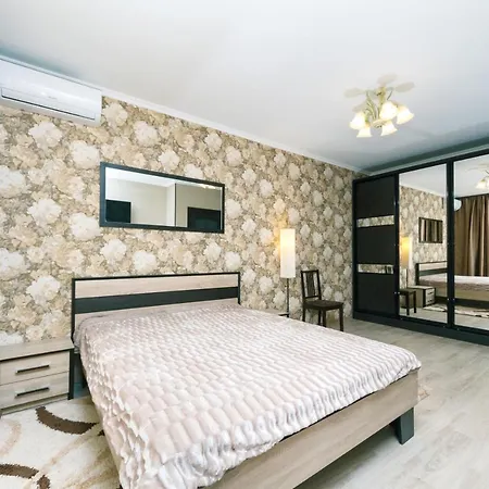 Poznyaky Patriotika Apartament *