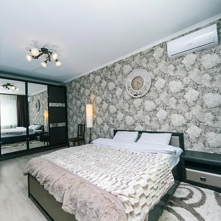 Poznyaky Patriotika Apartament *